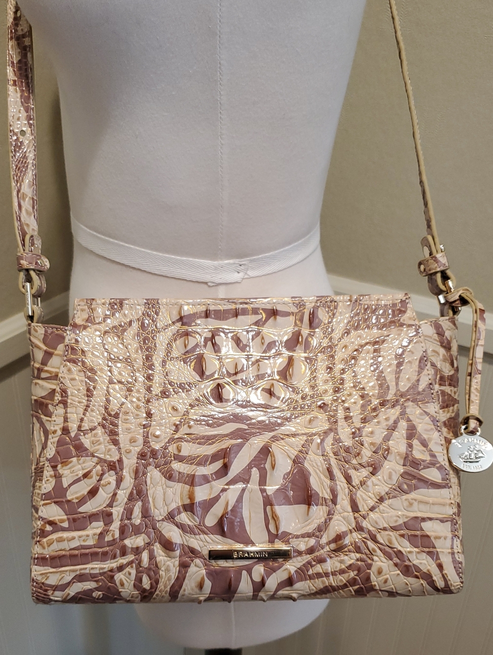 NWOT Brahmin Melbourne Hillary Crossbody